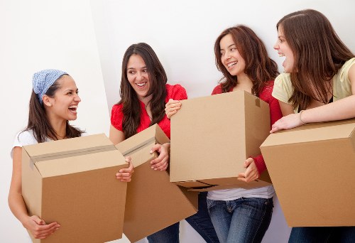 Spacious moving van for local Wimbledon relocations